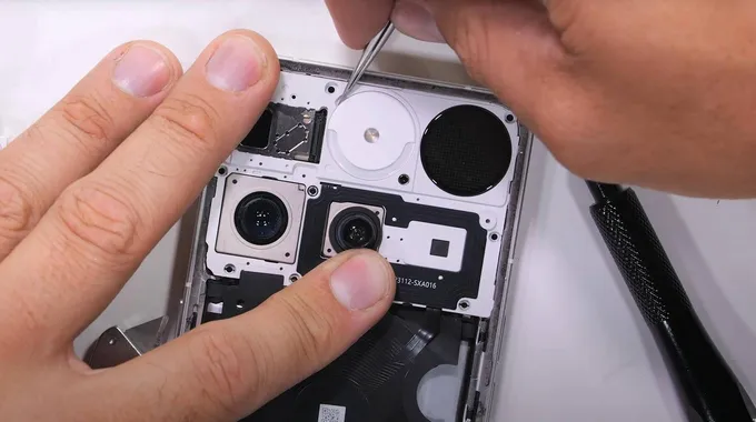 مراجعة شاملة لهاتف Nothing Phone 3