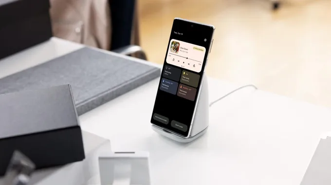 استعراض حامل الشحن اللاسلكي Pixel Stand
