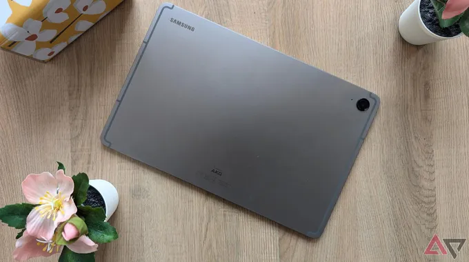 مميزات سلسلة Galaxy Tab S10 FE من سامسونج