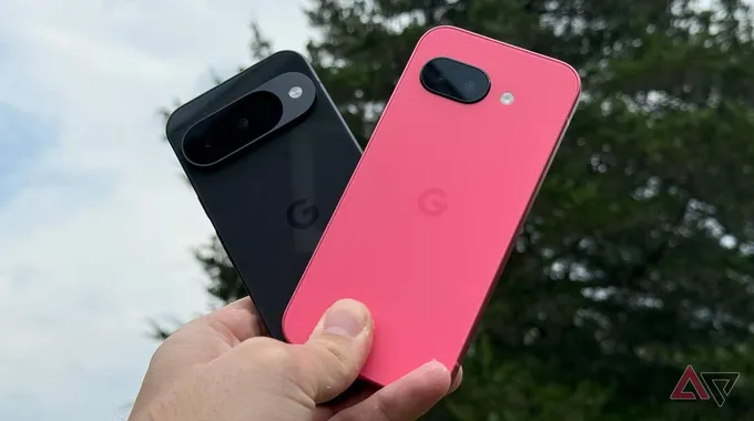مقارنة بين هاتف Pixel 9a و Pixel 10