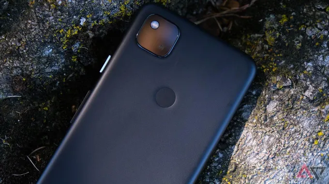 تحديث جديد لهواتف Pixel 4a وتحذيرات البطارية